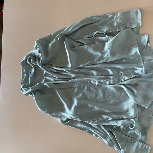 Sage green button satin blouse - Picture 2 of 7